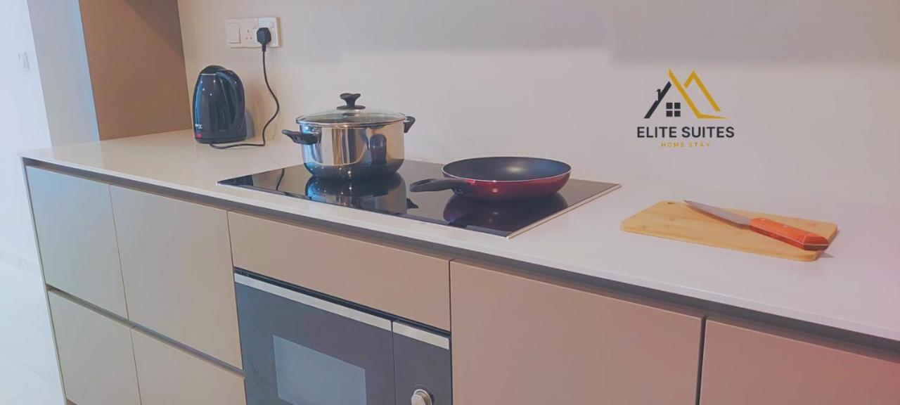 Eaton Klcc Suites By Elite Куала Лумпур Екстериор снимка